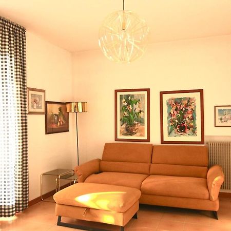 3 Rooms Apartment Whit Balcony And Lake Wiew Мальчезине Экстерьер фото