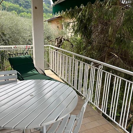 3 Rooms Apartment Whit Balcony And Lake Wiew Мальчезине Экстерьер фото