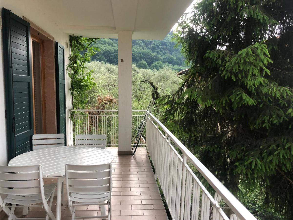 3 Rooms Apartment Whit Balcony And Lake Wiew Мальчезине Экстерьер фото