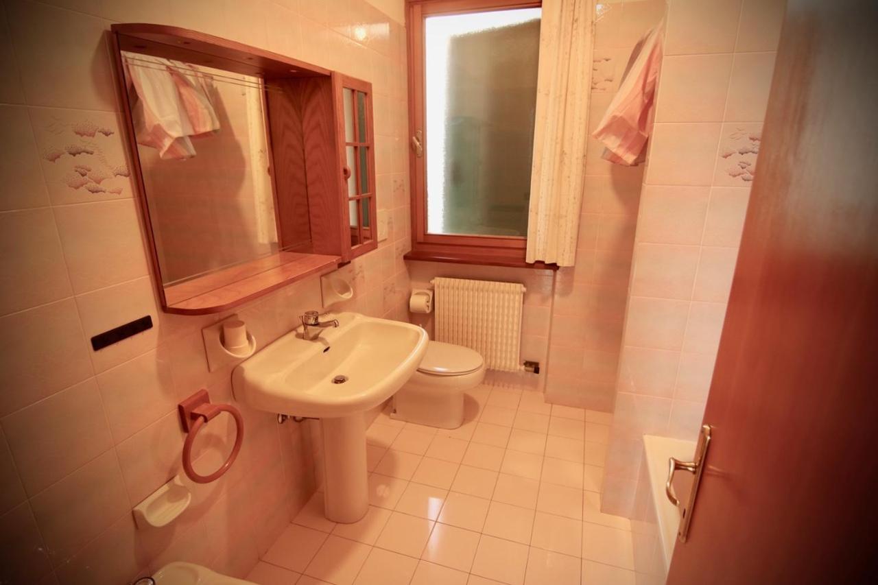 3 Rooms Apartment Whit Balcony And Lake Wiew Мальчезине Экстерьер фото