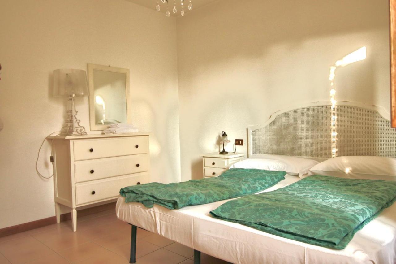 3 Rooms Apartment Whit Balcony And Lake Wiew Мальчезине Экстерьер фото