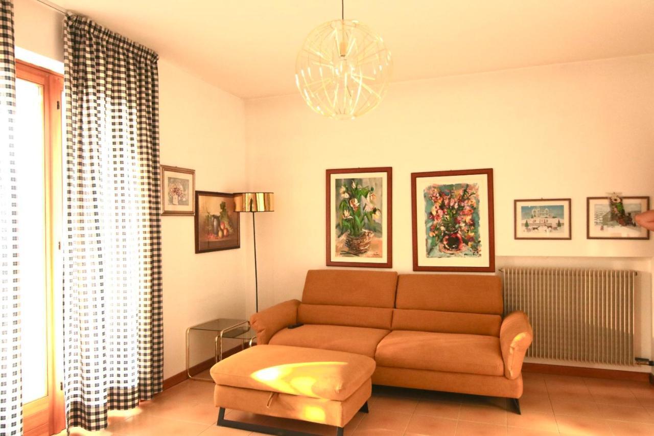 3 Rooms Apartment Whit Balcony And Lake Wiew Мальчезине Экстерьер фото